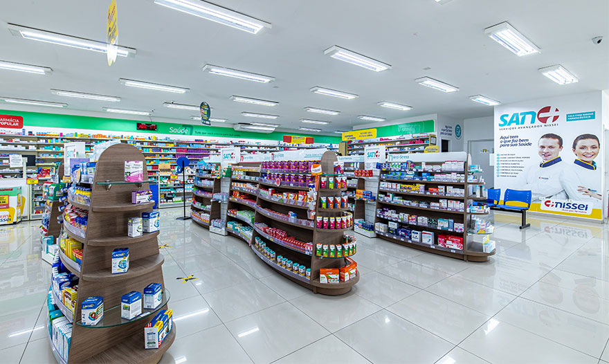 Lojas possuem amplo espaço interno, com grande oferta de produtos e serviços 