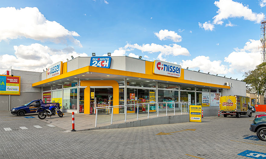 Todas as lojas da Nissei foram revitalizadas durante o ano de 2018 e começo de 2019, oferendo um visual mais moderno e atraente aos clientes. A mudança englobou novo planograma, layout e comunicação visual.