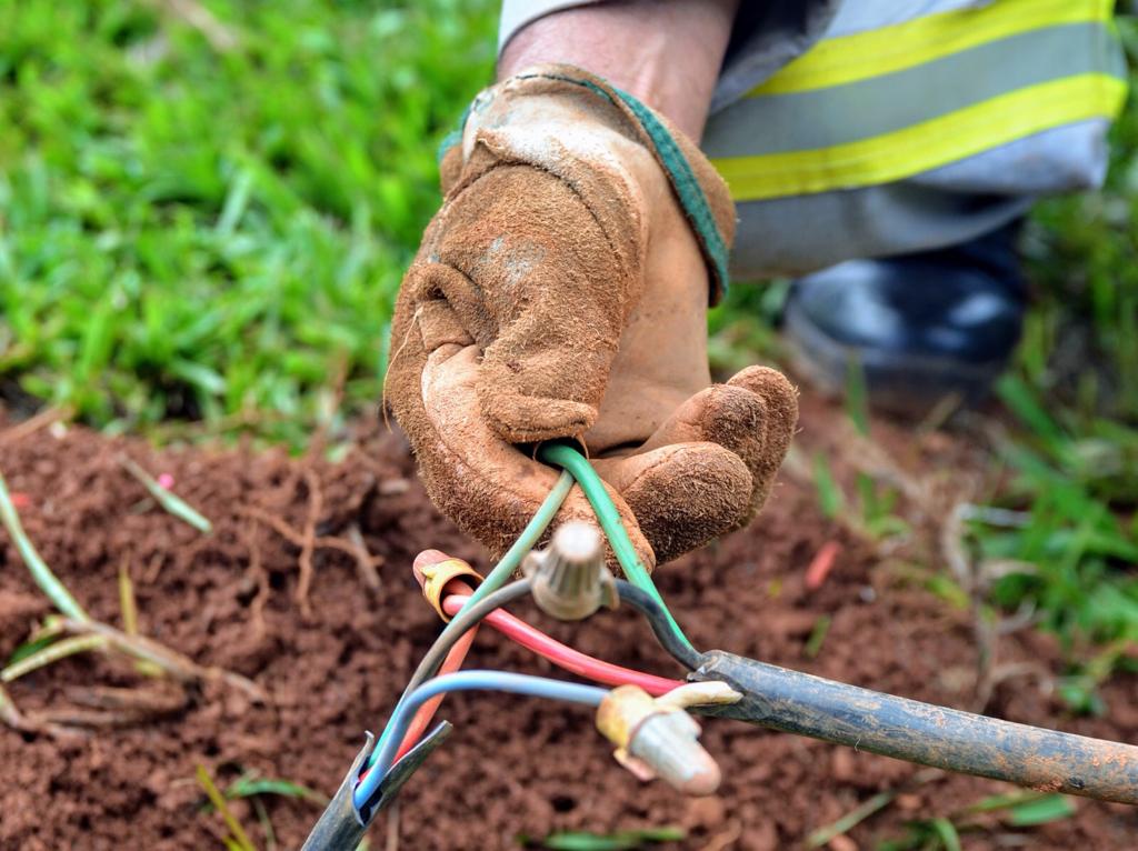 Equipes da CEB atuam no Mutirão da Iluminação Pública