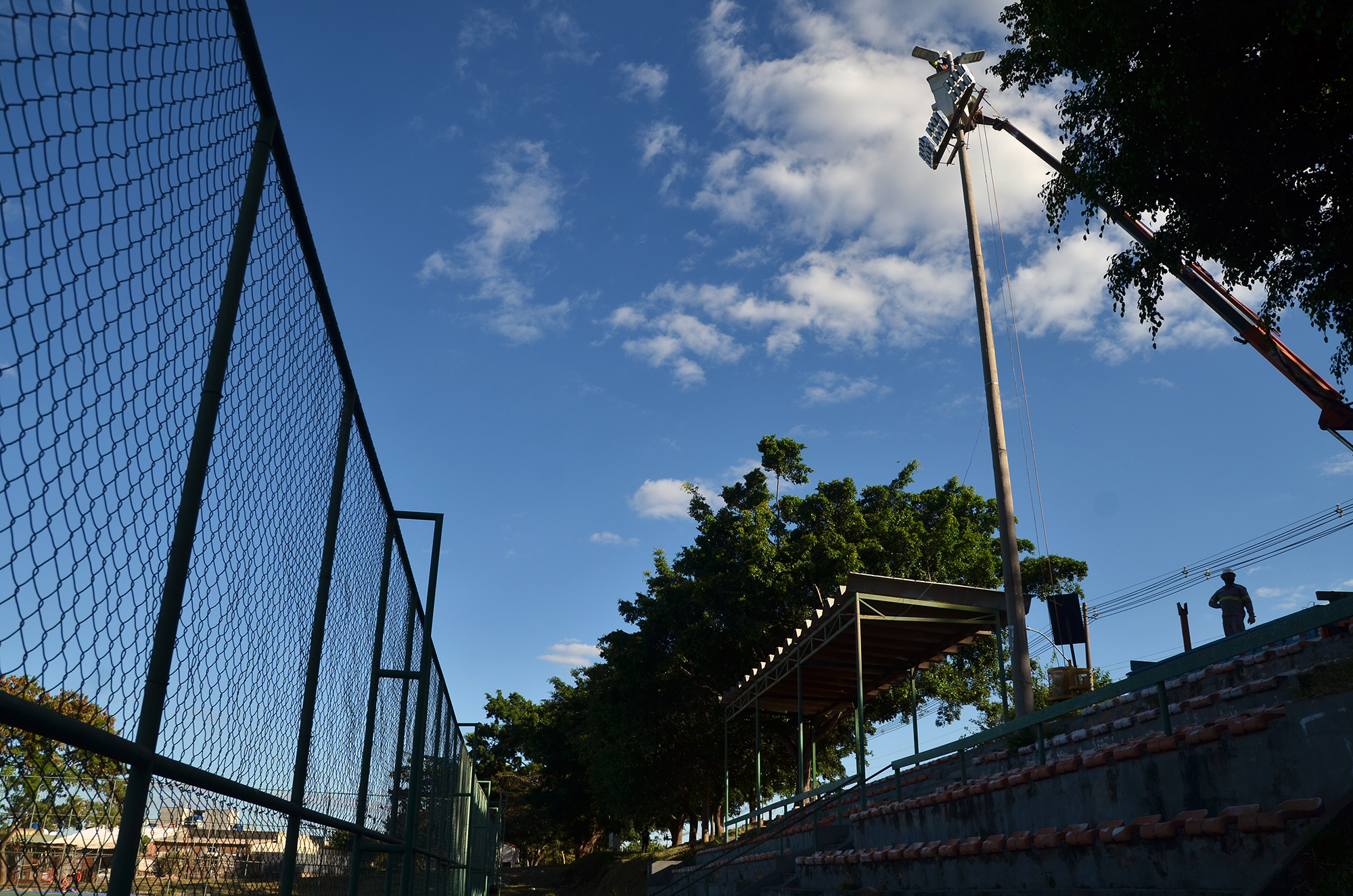 Campo de Futebol no Gama tem iluminação pública revitalizada