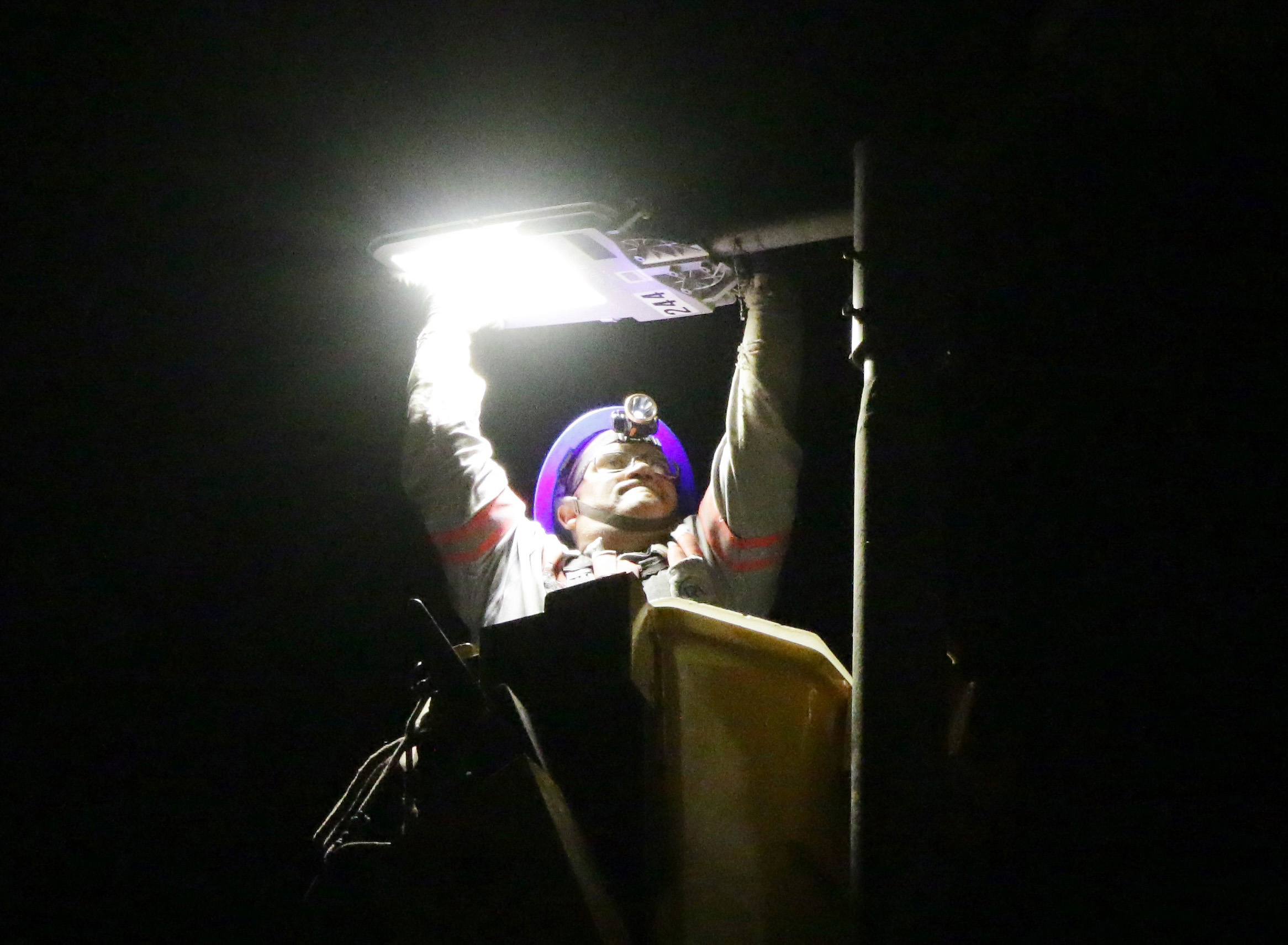 Toca de luminrias no Parque de guas Claras